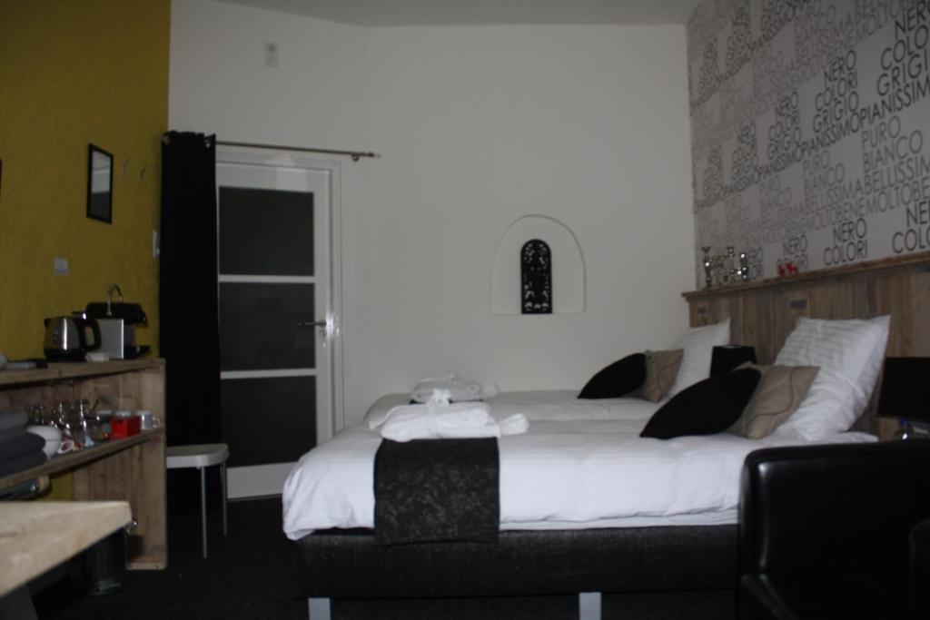 Bed & Breakfast Onder De Dekens Acomodação com café da manhã Harderwijk Quarto foto
